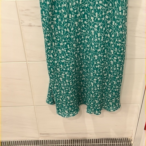 Realisation | The Amelia Midi Dress in Poison Ivy - Size XL - Picture 9 of 13